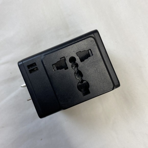 Sharper Image Travel Plug ** Universal Adaptor ** With Dual USB * - Picture 4 of 6